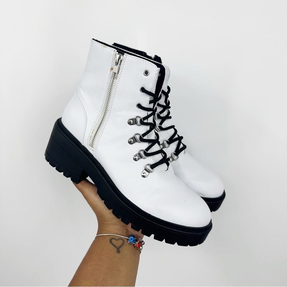 Skechers Women’s White Platform Combat Boots Size 9.5 Grunge Whimsical